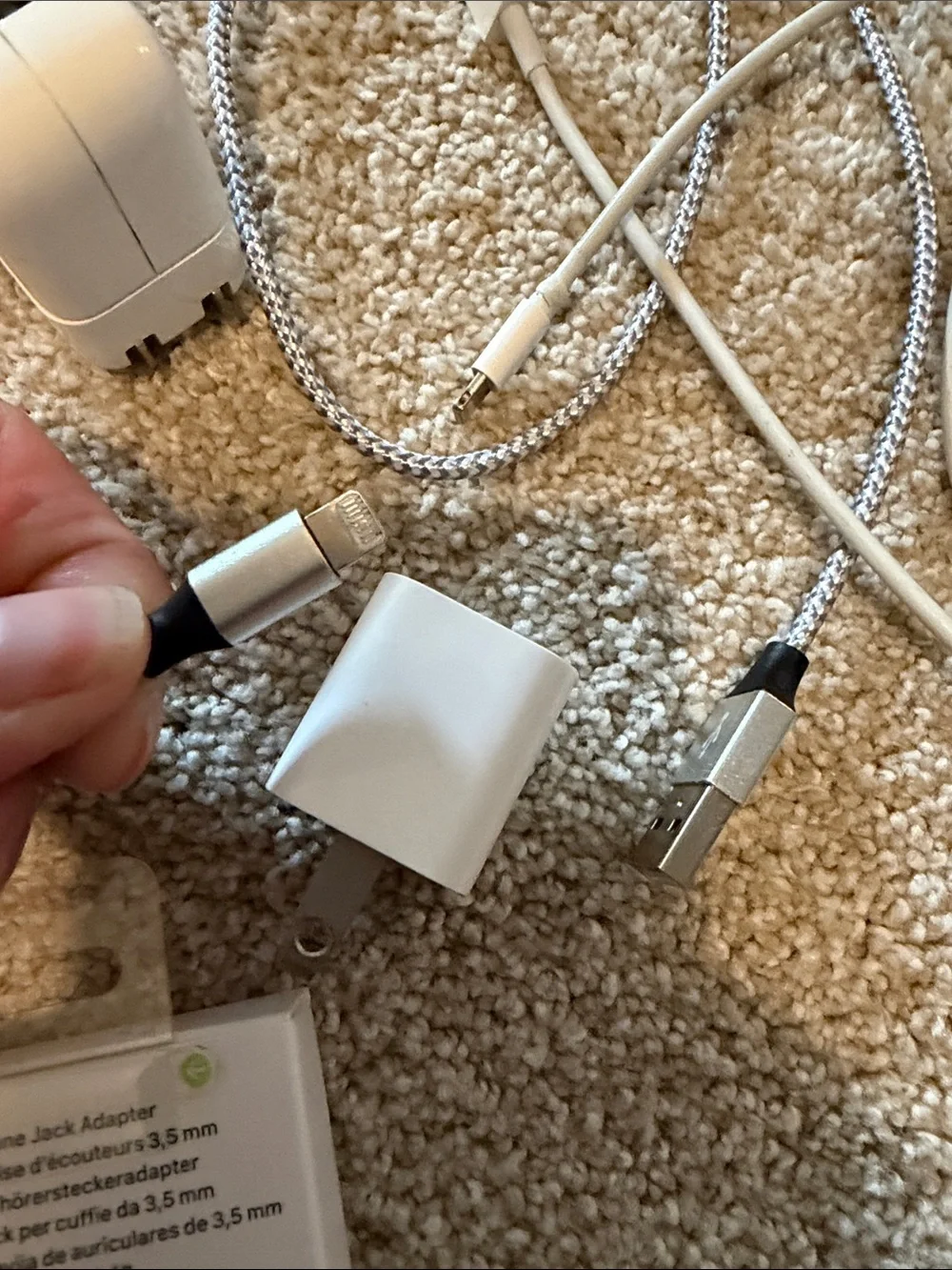 Apple White Lightning to 3.5mm Adapter with White EarPods and Cables